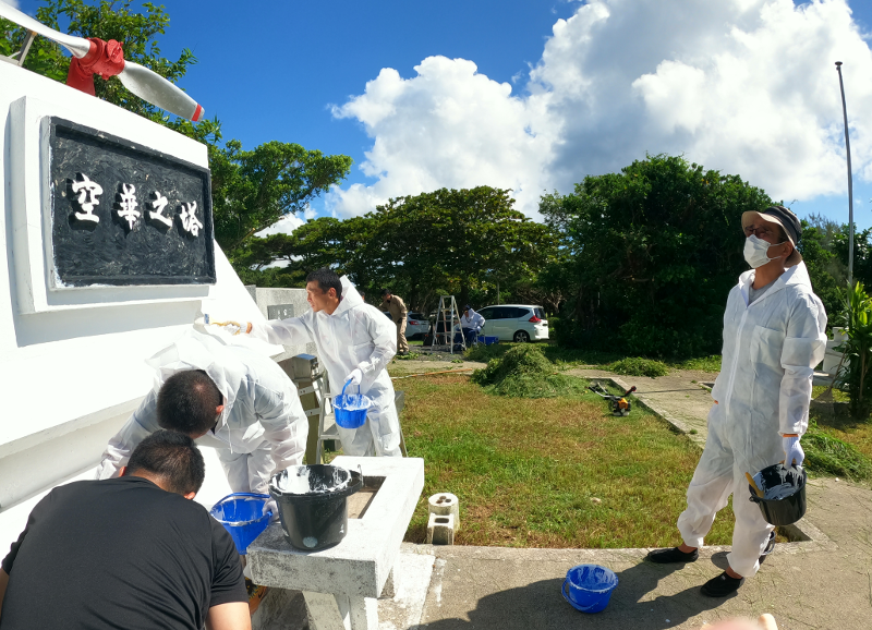 令和６年１０月慰霊碑周辺の清掃と慰霊碑塗装作業⑬