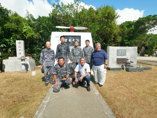 令和６年１０月慰霊碑周辺の清掃と慰霊碑塗装作業①-3