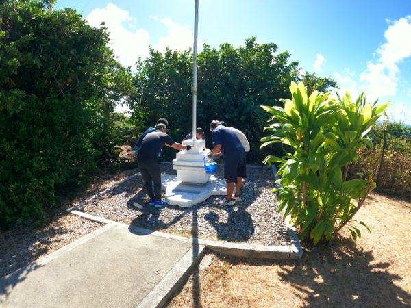 令和７年１０月慰霊碑周辺の清掃と慰霊碑塗装作業①-7