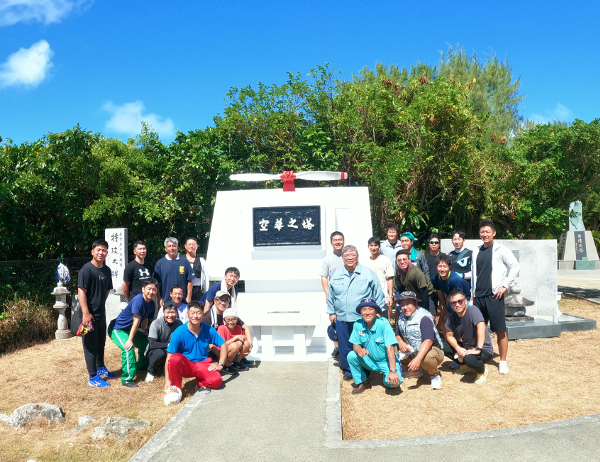 令和７年１０月慰霊碑周辺の清掃と慰霊碑塗装作業